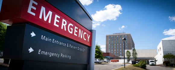 A sign for an Emergency Trauma Center